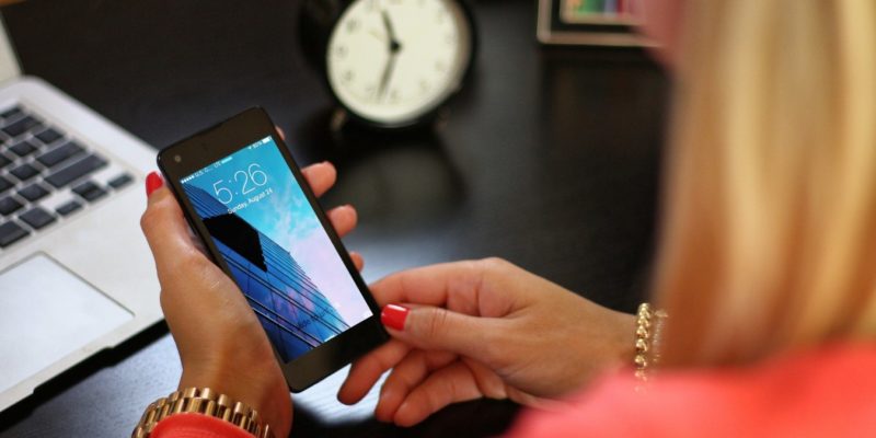 نحوه استفاده از دستیار Google با هشدارهای Android